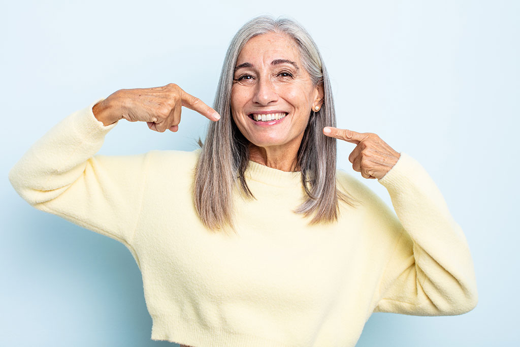 ¿Por qué se mueven los dientes con la edad?: BiancaDent, Clínica Dental en Castellón